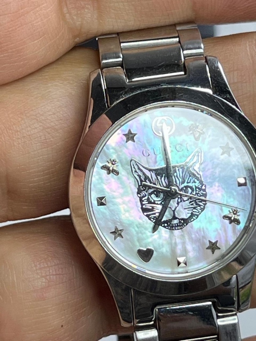 Gucci Silver Stainless Steel Watch with Mother-of-Pearl Cat Dial - Picture 16 of 16
